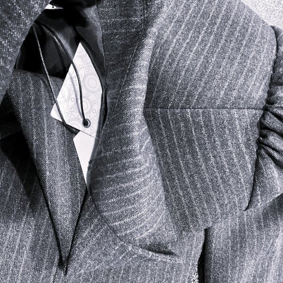 8 by Essentials Italy Women's Pinstripe Suit Blazer& Pants Set. Size 44. - Picture 8 of 11